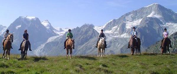 Randonnée équestre dans les Alpes valaisanes, Suisse