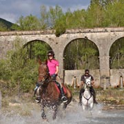 Séjour équestre linguistique espagnol en Aragon, Pyrénées, Espagne.