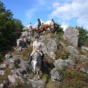 Randonnée à cheval entre Maconnais et Beaujolais, Bourgogne du Sud, France