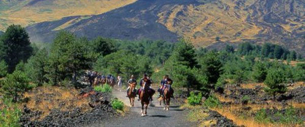 RandonnÃ©e Ã©questre de l'Etna, Sicile, Italie