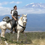 Big game safari rando cheval . Sentiers des grands prédateurs au Kilimandjaro, Tanzanie.