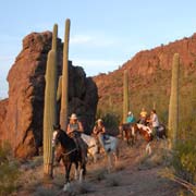 Séjour équestre. Ranch Saguaro au pied des Tucson Mountains,  Arizona USA.