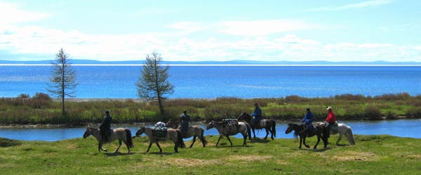 Randonnée à cheval. Arkhangaï. Steppes et nomades de la Mongolie centrale.