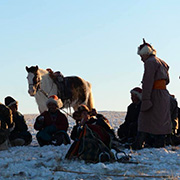 Randonnée à cheval. Magie hivernale dans les monts Khenti, Mongolie